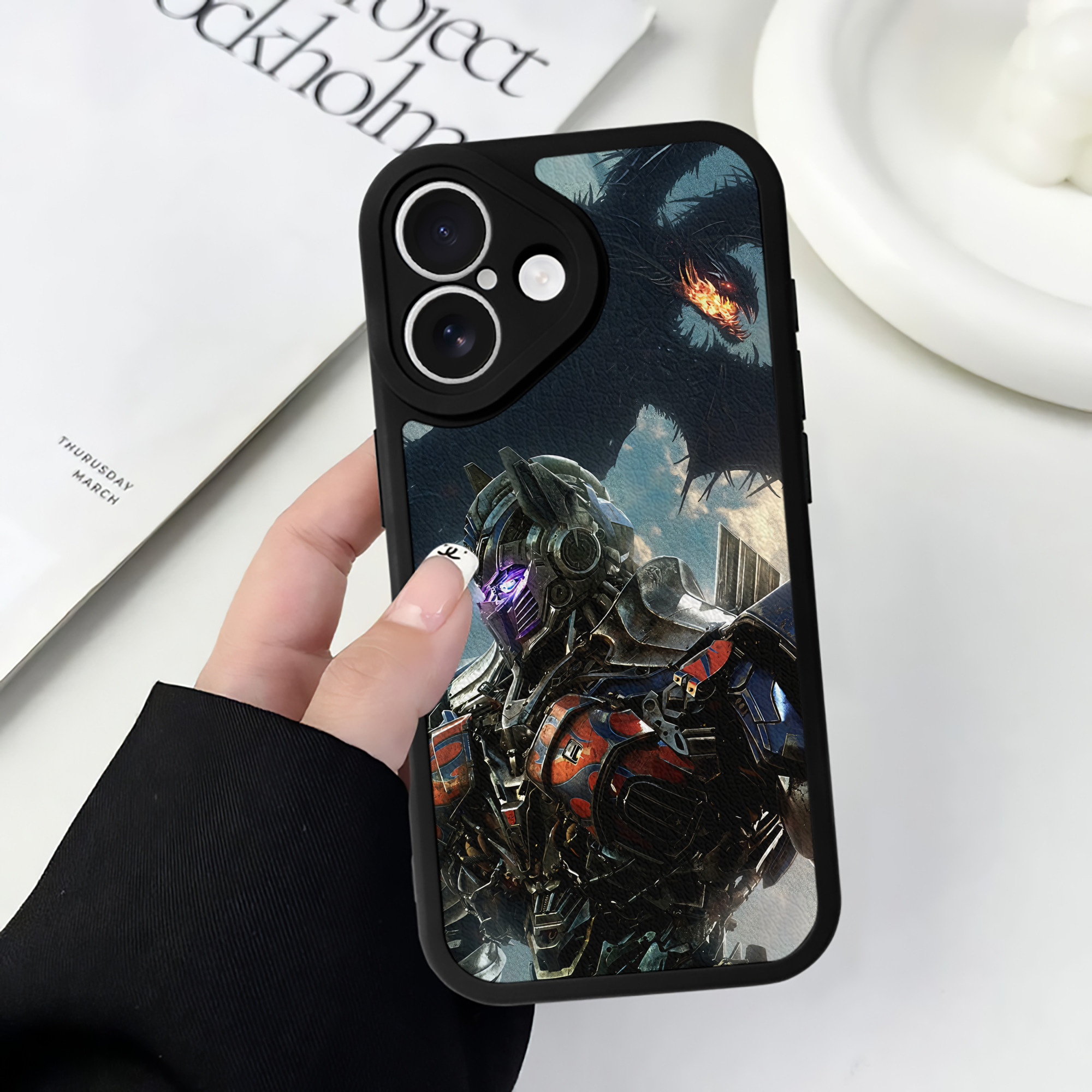 （画像用） Transformers トランスフォーマー 【iPhone 16シリーズ対応】シリコンスマホケース（レザー調） 材質：シリコン